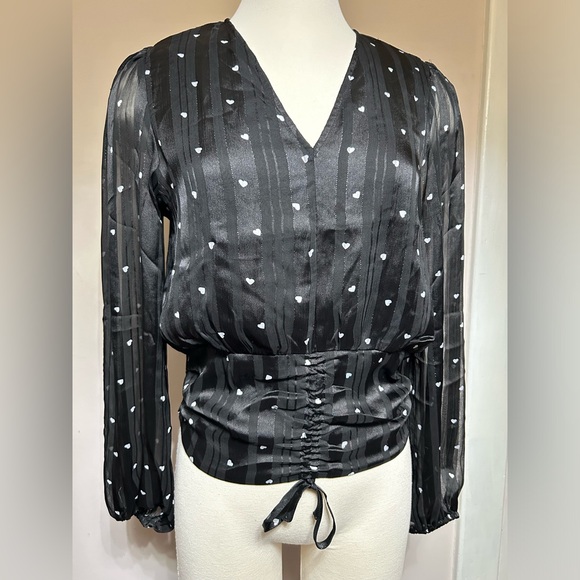 Heart Printed long sleeve blouse - Picture 7 of 9